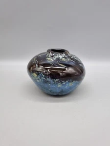 A Lesley Ann Clarke Studio Glass Vase, Cornwall, 2014. - Picture 1 of 12