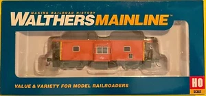 Walthers Mainline HO RTR 910-8667 MILWAUKEE ROAD BAY WINDOW CABOOSE MILW 992216 - Picture 1 of 8