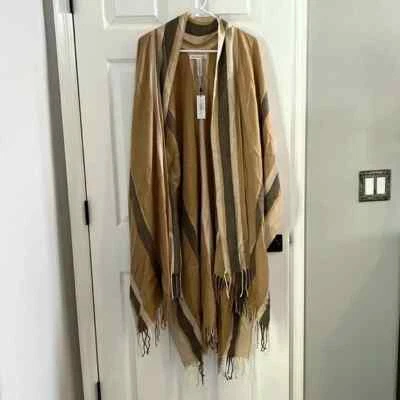 Chal envolvente abierto BCBGeneration con flecos y bufanda - talla OS Foto 1 de 4