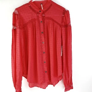 Top nuovo con etichette Free People Swiss Dot ricamato all'uncinetto piccolo boho fragola - Foto 1 di 11