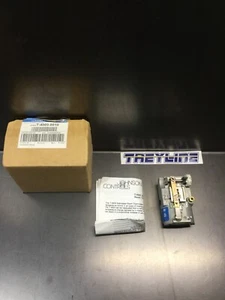 NEW, JOHNSON CONTROLS, T-4003-8010, ROOM THERMOSTAT. (24E-2) - Picture 1 of 9