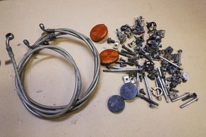 Peugeot Speedfight 2 scooter 2007 50cc set of various bolts parts body frame - Picture 1 of 10