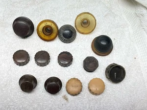 LOTTO DI 13 POMELLI IN PLASTICA E BACHELITE USATI - Foto 1 di 6