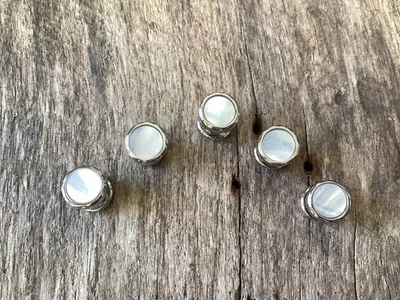 Moderno Vestido Madre Perla Tachuelas Esmoquin Camisa Botones x5 Formal Tono Plateado Foto 1 de 4