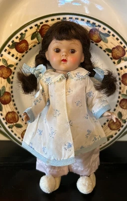 Vogue 1950-53 натянутые расписные ресницы 8» Ginny кукла в редкая с ярлыком PJ джемпер и халат - Изображение 1 из 4