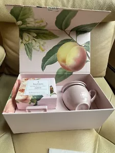 Tea Forte Jardin Geschenkset mit rosa Kaffeetasse Teetasse und 10 handgefertigten Pyra... - Bild 1 von 13
