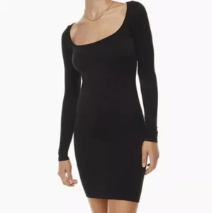 SUNDAY BEST -779 Aritzia Delta Sinch Seamless Long Sleeve Ribbed Dress Navy M - Bild 1 von 9
