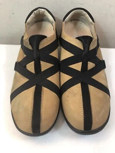 Womens Gravity Defyer Tan Suede Slip-on With Black Ribbon Size 7.5 - Picture 1 of 12