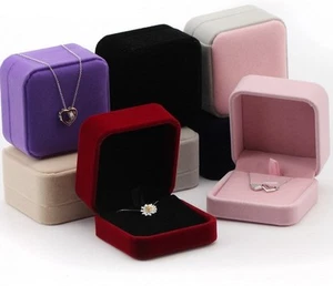 Deluxe klassische SAMT Halskette Anhänger Ohrringe Präsentation Schmuck Geschenkbox - Bild 1 von 19