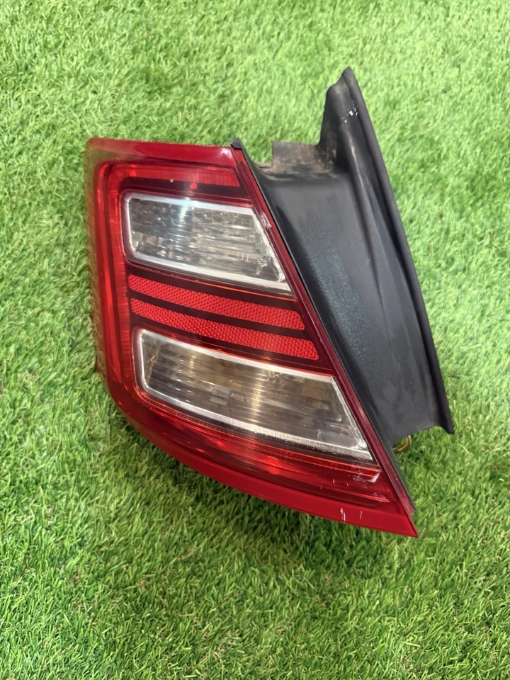 Luz trasera Ford Taurus 2013-2019 lado izquierdo del conductor LED OEM Foto 1 de 4