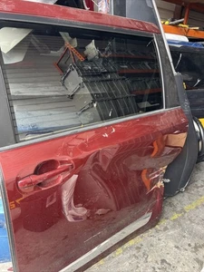 2011 - 2020 TOYOTA SIENNA REAR LEFT DRIVER SIDE SLIDE DOOR WINDOW GLASS OEM - Picture 1 of 8