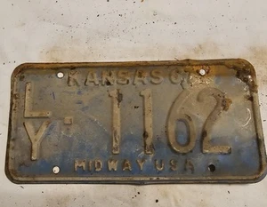 1967 Kansas Vintage License Plate Lyon County LY 1162 - Picture 1 of 4