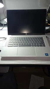 HP Chromebook Laptop- 2024 - Afbeelding 1 van 11