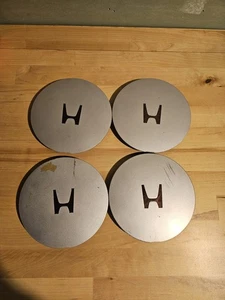 Honda Crx 88-89 Rare Oem Center Caps - Picture 1 of 7