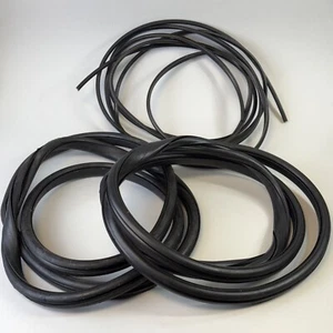Two Steele Rubber 40-0445-81 Rear Window Gaskets, Torn w/one complete lockstrip - Bild 1 von 16