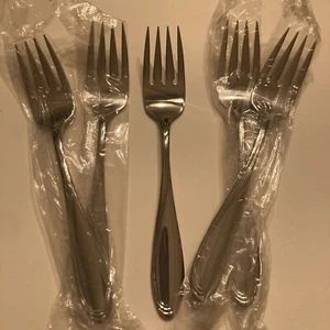 8 pezzi Oneida Camber Cresta forchette per insalata a rotolo spazzato dal vento inox in confezione - Foto 1 di 6