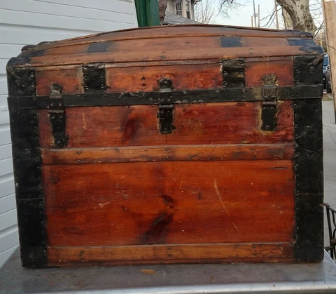 1800's Antique Vintage Steamer Trunk Chest - Dome top 33w x 30h x 25d Cover