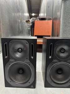 Behringer Truth B2031A Active 2-Way Reference Studio Monitor Pair - Picture 1 of 6