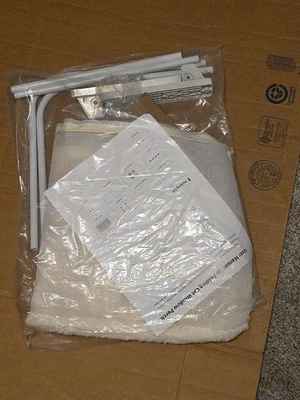  USA-285 Soft Cat Window Perch Cat Hammock for Window with 4 Strong Suction Cups - Image 1 of 4