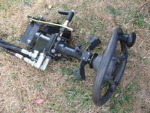 HYSTER FORKLIFT STEERING COLUMN ASSEMBLY Wheel/Danfoss VSP Hydraulic Unit/Mount - Picture 1 of 15