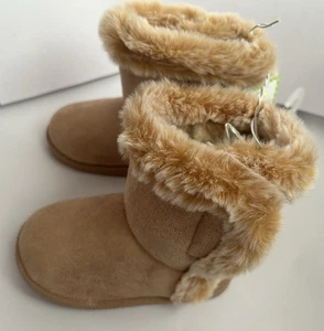 New Tan Baby Boots First Steps by Stepping Stones Faux Fur size 6 Faux Suede - Picture 1 of 17