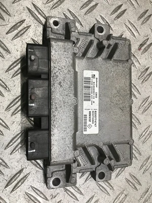 Centralina motore 8200774747 Renault Twingo II (CN0) 1.2 43kW 58cv - Immagine 1 di 2