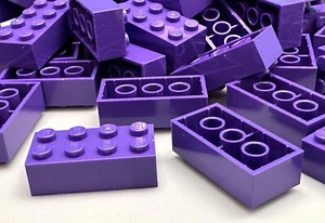 LEGO Brick Classic, 2 x 4 Purple, No. 3001, 15589, 54534, 72841 / 100 Pieces - Picture 1 of 13