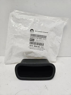 Tampa traseira Jeep Grand Cherokee 2011-2022 fabricante de equipamento original 5108064AA - Imagem 1 de 4