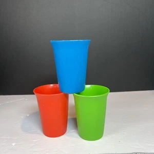 Lotto di 3 bicchieri vintage Tupperware #109 classici a campana per bambini tazze 7 oz BELLI - Foto 1 di 3