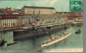 C.P.A / BATEAUX DIVERS / BREST VUE SUR LE PORT DE GUERRE  - Picture 1 of 2