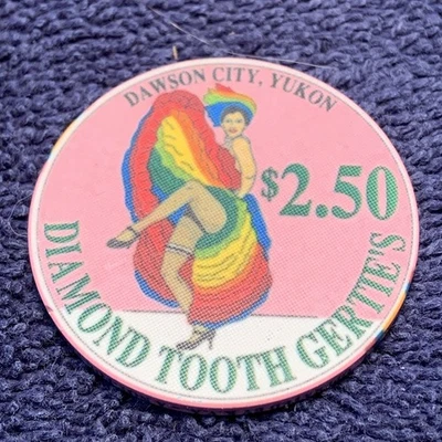 DIAMOND DIENTE GERTIES CASINO $2.50 ficha de póquer para juegos - Dawson City, Yukón CANADÁ Foto 1 de 4