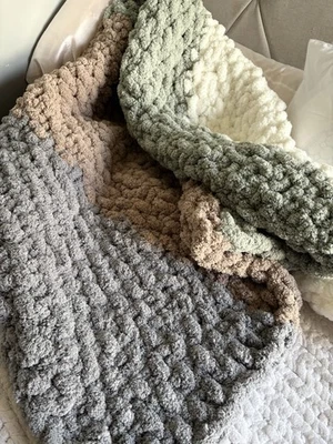 Manta de chenilla Jumbo gruesa de lujo personalizada 50”x60 de gran tamaño Foto 1 de 4