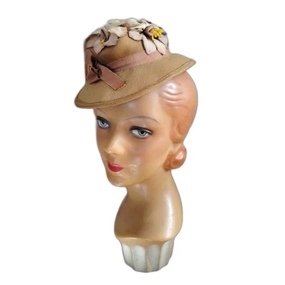 20 世纪 30 年代复古玩具倾斜帽,Katz Millinery,花卉吸管和罗缎蝴蝶结 — 第 1/4 张图片