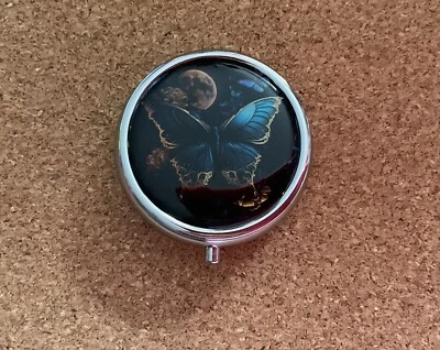 Pretty Butterfly  Design Pill Box With Mirror 🎁 - Image 1 of 2