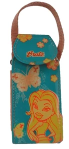 De Colección Muñeca Bratz Vinilo Cámara Bolso Cartera Teléfono Celular Estuche Azul Rosa 2004 -Envío GRATIS - Imagen 1 de 11
