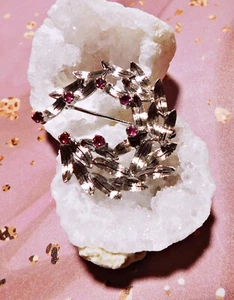 Brosche Silber 835  mit 7 strahlenden Rubinen  Blätter  superschick ungetragen - Bild 1 von 5