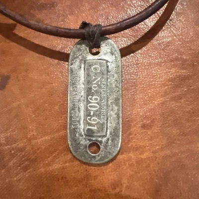 Collar de artículos de cuero fino colgante de metal Abercrombie and & Fitch RARO 90-91 Foto 1 de 2