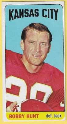1965 Topps Bobby Hunt Chiefs #104 EX - Image 1 of 2