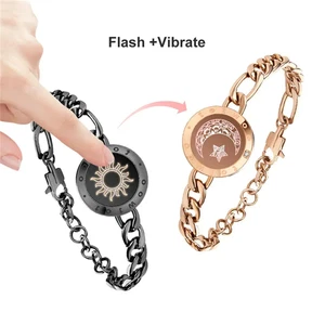 Bracciali Touch Lunga Distanza per Coppie, Illuminazione e Vibrazione Relazioni Regali - Foto 1 di 19