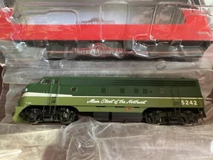 InterMountain 49933-03 HO FP7A Northern Pacific Loewy #5242 Loco - Picture 1 of 2