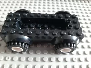 Lego Accessories Basic Black Vehicle with White Wheels. - Picture 1 of 6