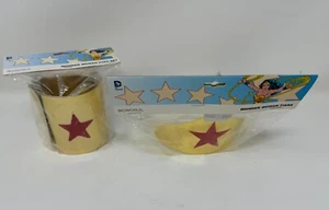 Bioworld DC Comics Wonder Woman cosplay stella rossa oro polsini e diadema metallo - Foto 1 di 8