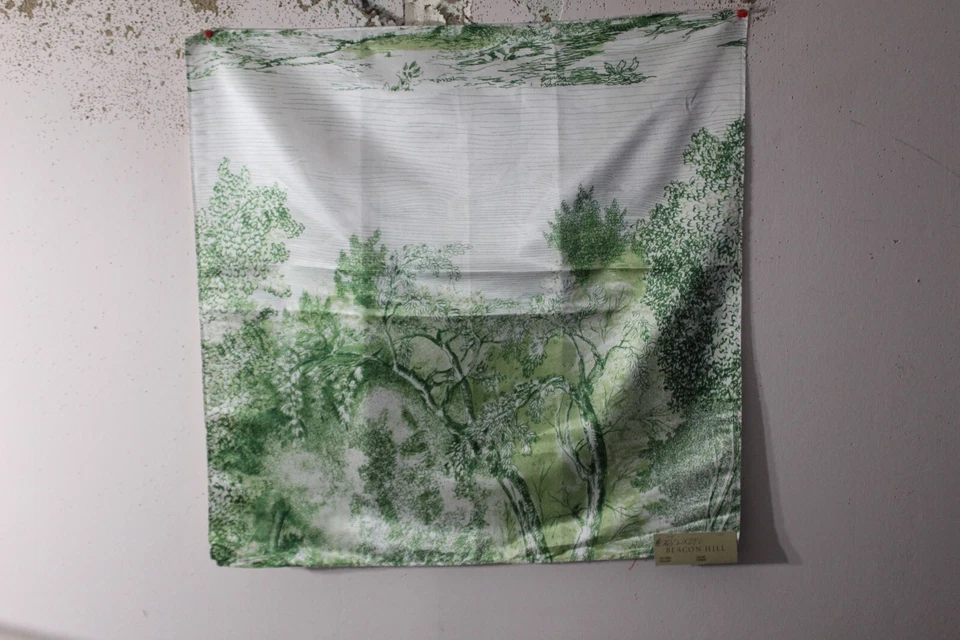 Beacon Hill, Azulejo, Escena Bosque, 26.50" W X 27" L, Color Bosque Foto 1 de 1