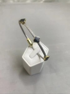 New Two Tone Cable Bracelet  Black Enamel Clovers With Magnetic Closure 6.34” - Picture 1 of 7