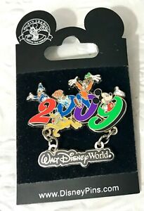 Disney World NOS 2009 Trading Pin With Dangle Mickey Donald Nemo Goofy Pluto