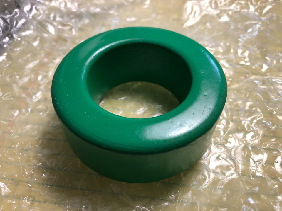 Roxburgh Ferrite Torroid 38MM ID, 63MM OD: TOR221 - Image 1 of 1