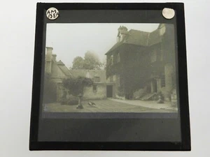 Antike s/w magische Glaslaternenschieber The Moat House Groombridge Kent um 1900 - Bild 1 von 3