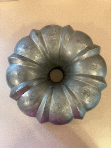 Vintage Northland Heavy Aluminum Fluted Bundt Pan Nonstick Interior 10” - Picture 1 of 7