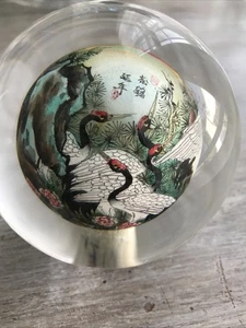 Vintage umgekehrt bemalte Glaskugel Kugel Briefbeschwerer orientalisch asiatisch Schwan Vogel - Bild 1 von 6