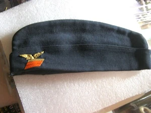 CALOT + INSIGNE AIR CAPORAL CHEF ANNEES 1960 / 1970 BON ETAT GENERAL - Foto 1 di 3